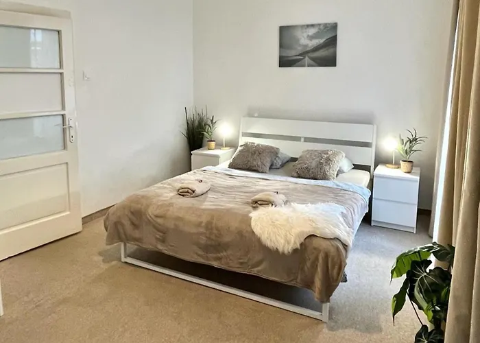 Lea - Old Town Gazde/Camere de închiriat