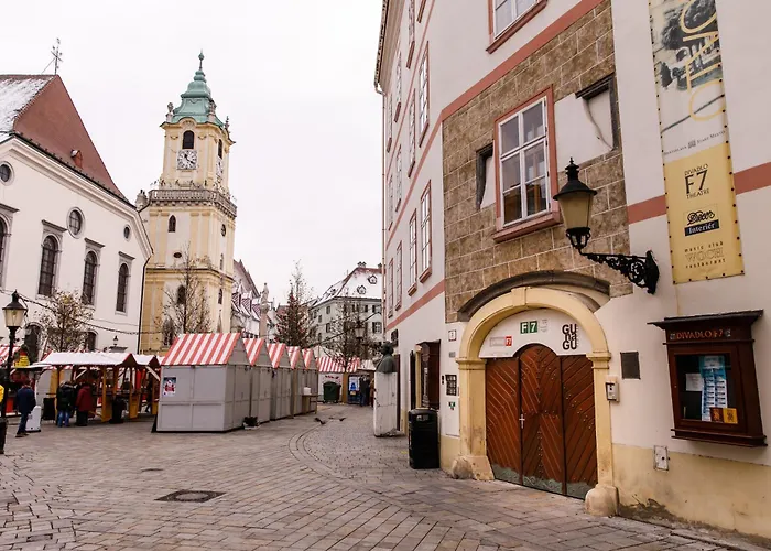 Lea - Old Town Gazde/Camere de închiriat