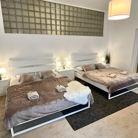 Quarto em Acomodações Particulares Lea - Old Town