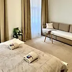 Lea - Old Town 홈스테이 *